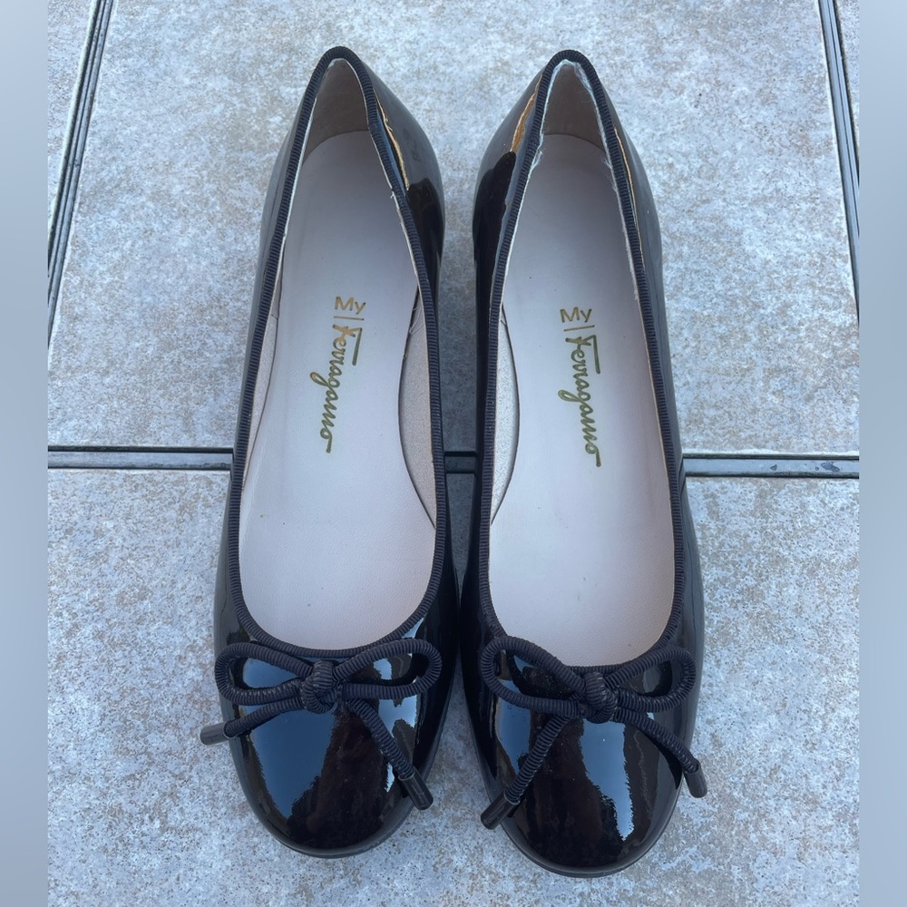 Salvatore Ferragamo Leather Ballet Flats Shoe Size 6